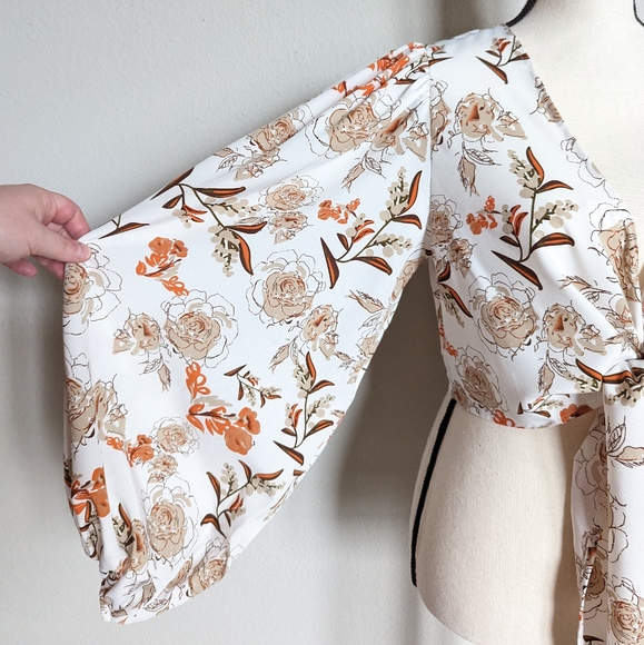 White, orange tan and brown floral tie front balloon long sleeve blouse size L - Picture 5 of 7